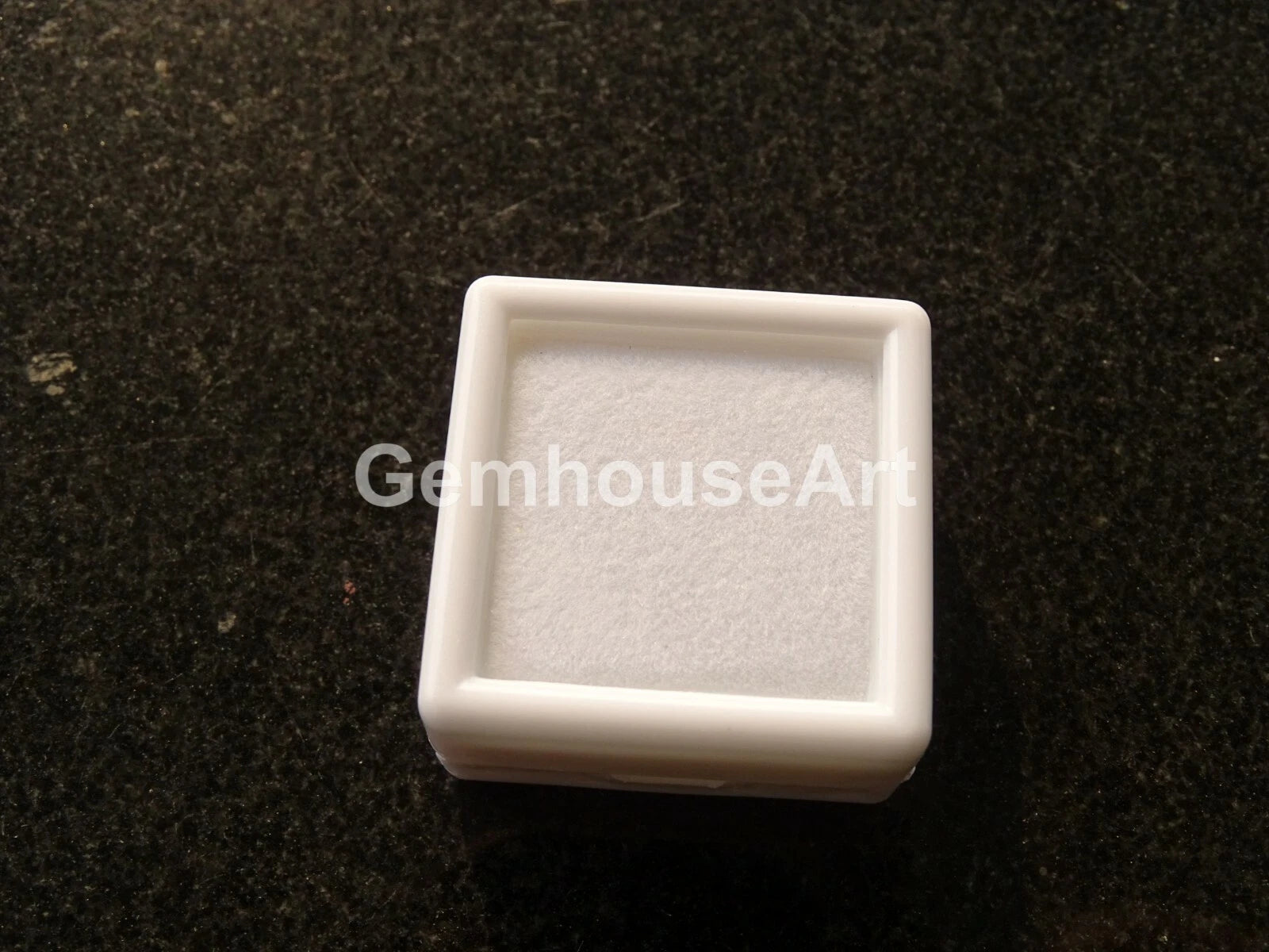 240 Pcs 3 x 3 Cm White Gem Display plastic box Storage for Gems | eBay